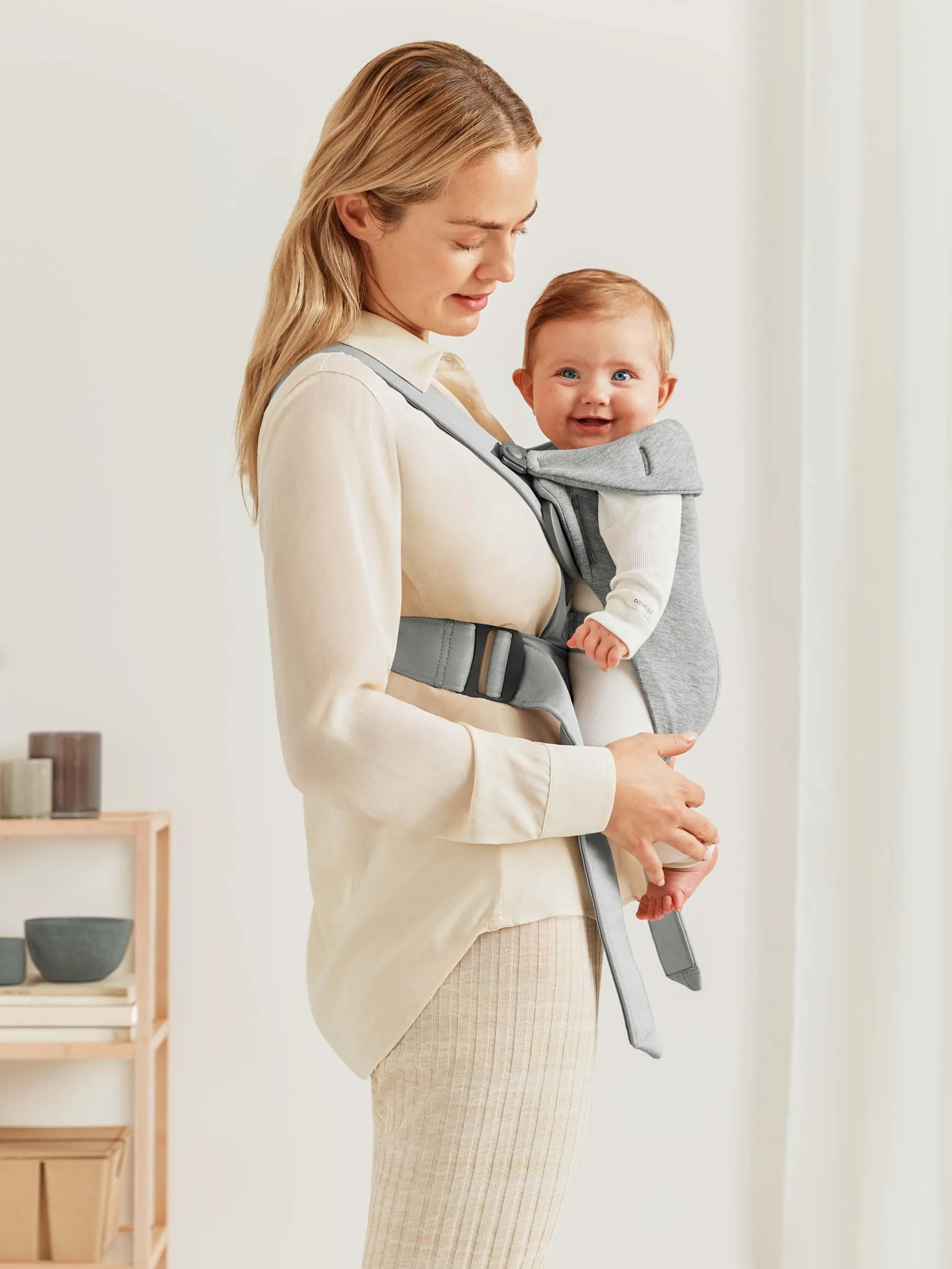 BabyBjörn Baby Carrier Mini – Adjustable, Easy-to-Use Ergonomic Carrier for Newborns and Infants (7-24 lbs)