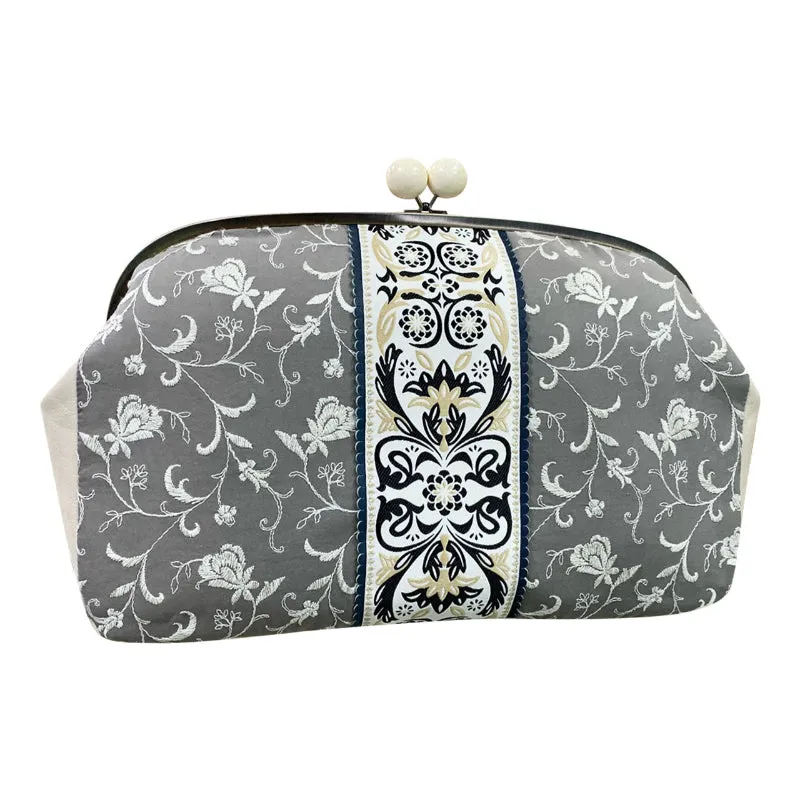 Daphne Clutch