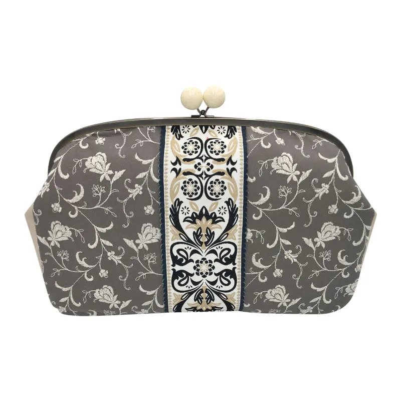 Daphne Clutch