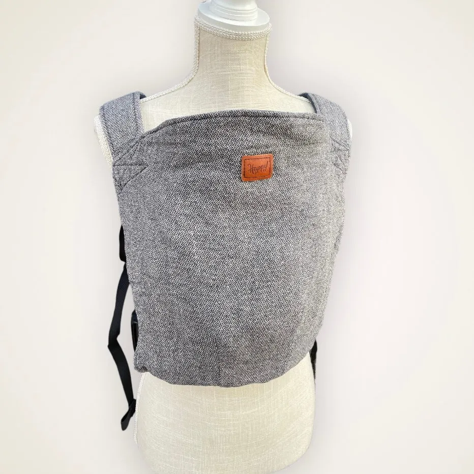 Linen Happy Baby Carrier in Getty - Baby Carrier for Rent