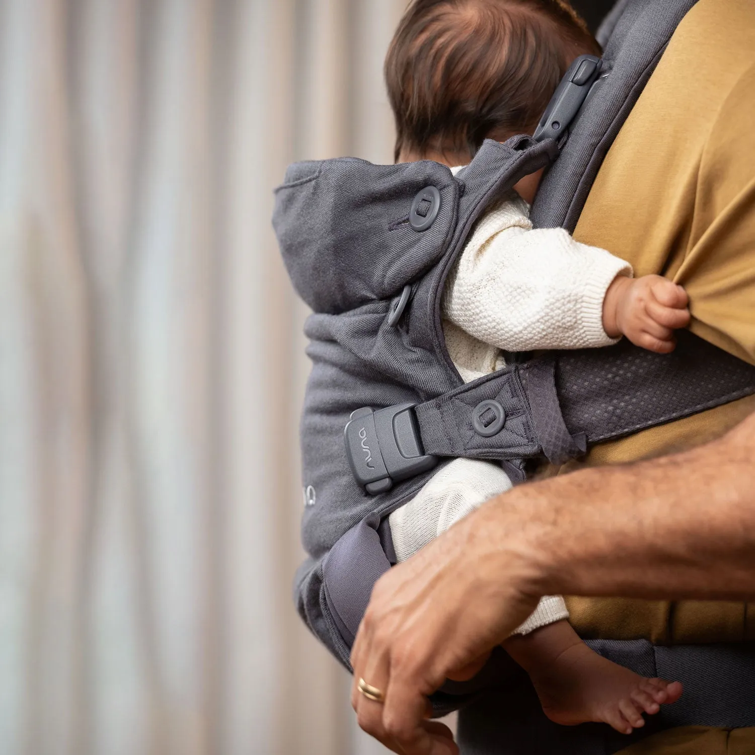 Nuna CUDL Luxe Carrier