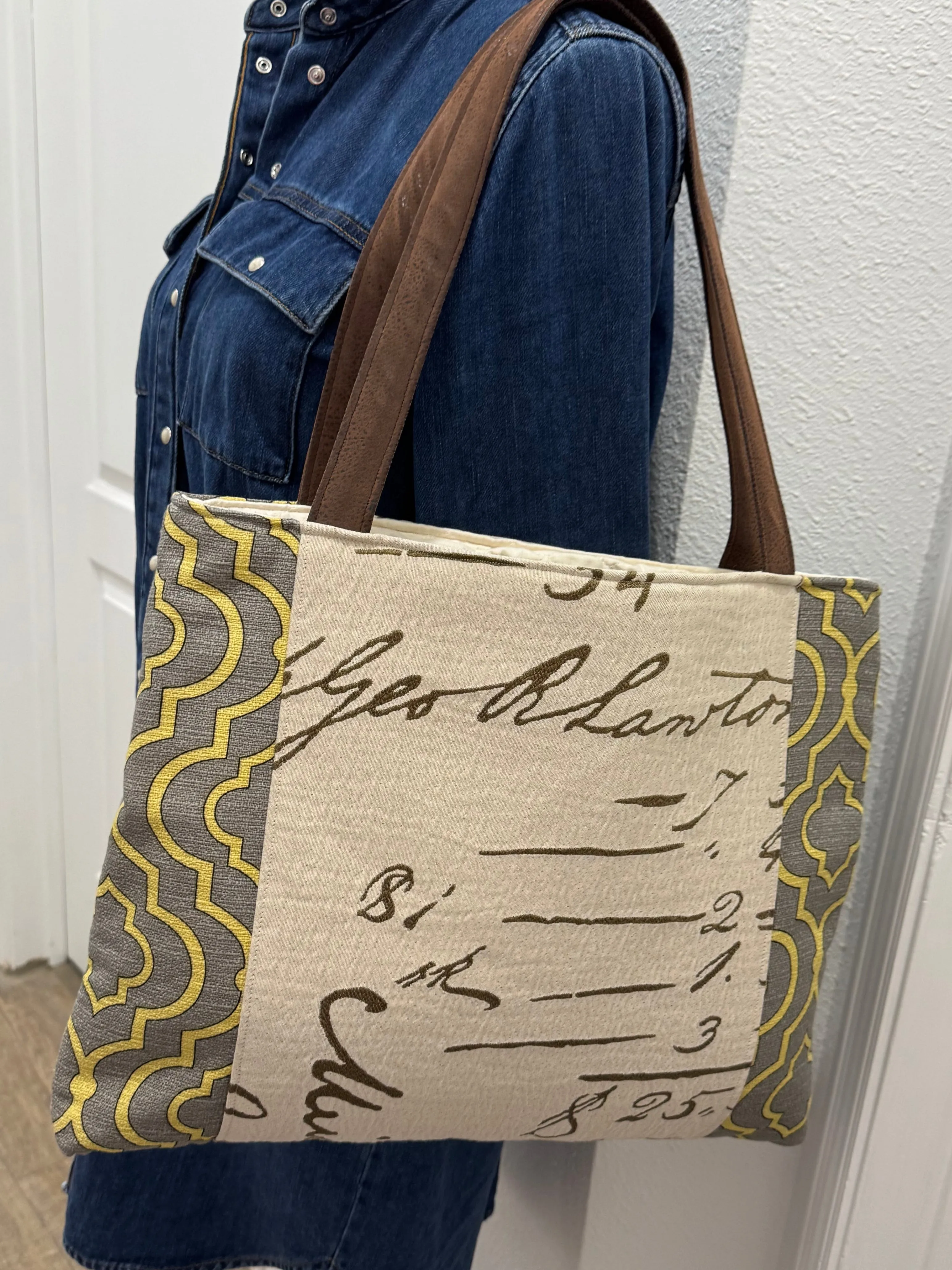 Script Pattern Tote Bag in Gray and Gold